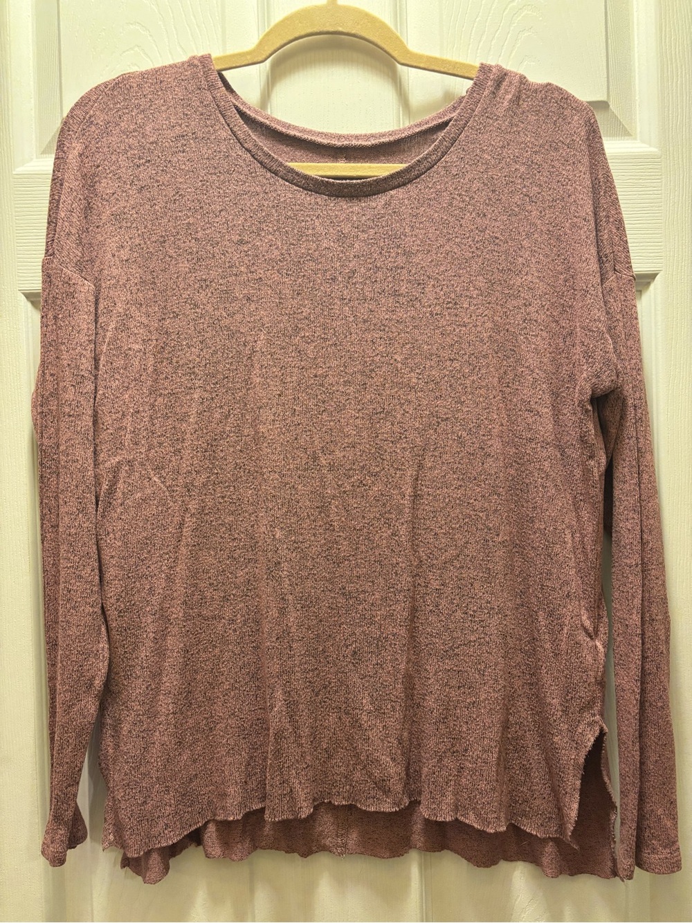 American Eagle Outfitters Long Sleeve Scoop Neck Top in Dusty Mauve
